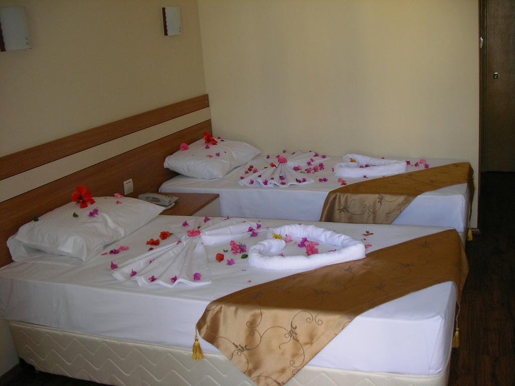 Ercan Han Hotel İçmeler Habitación foto