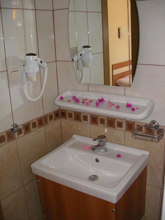 Ercan Han Hotel İçmeler Habitación foto